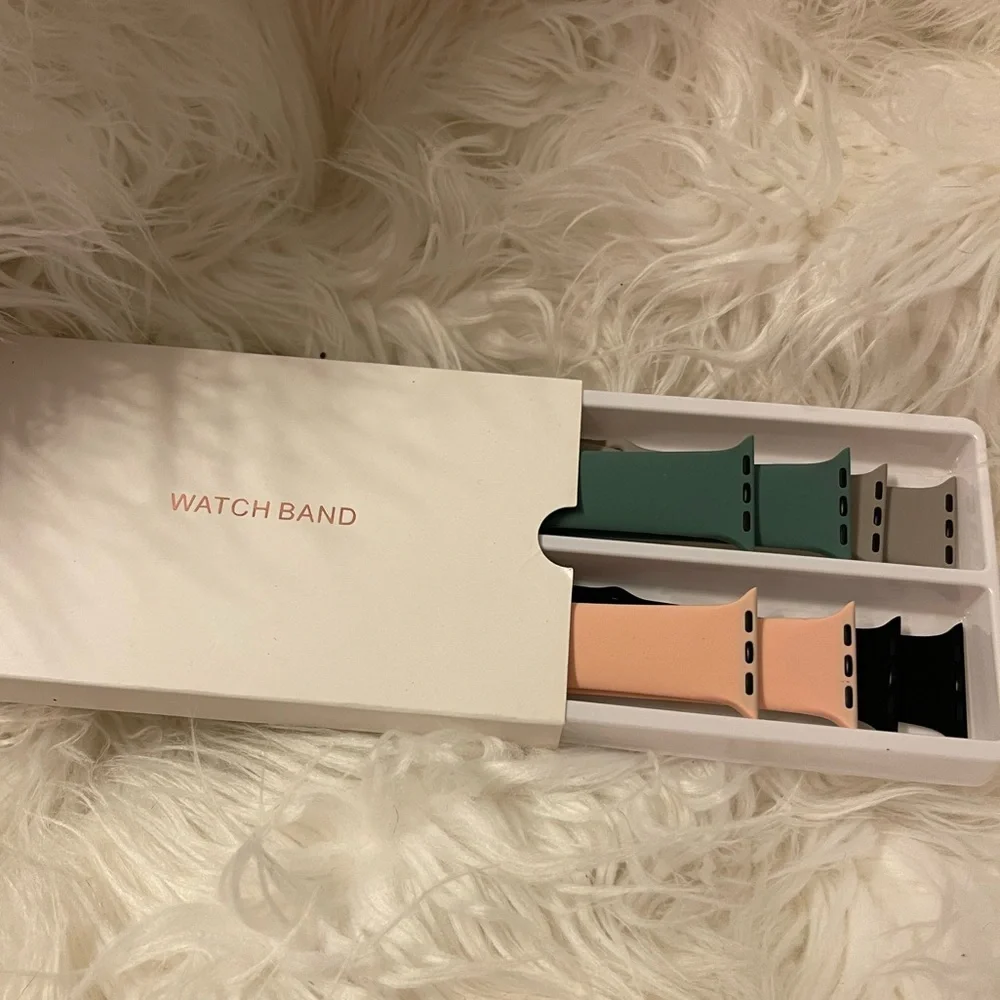 4 Apple Watch bands